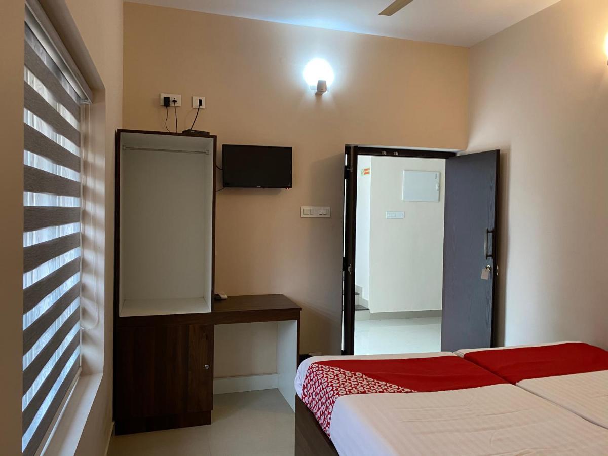 La Mer Inn Kozhikode Ngoại thất bức ảnh